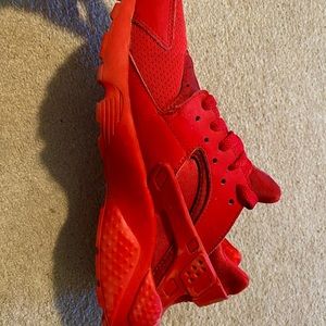 Red Nike huarache